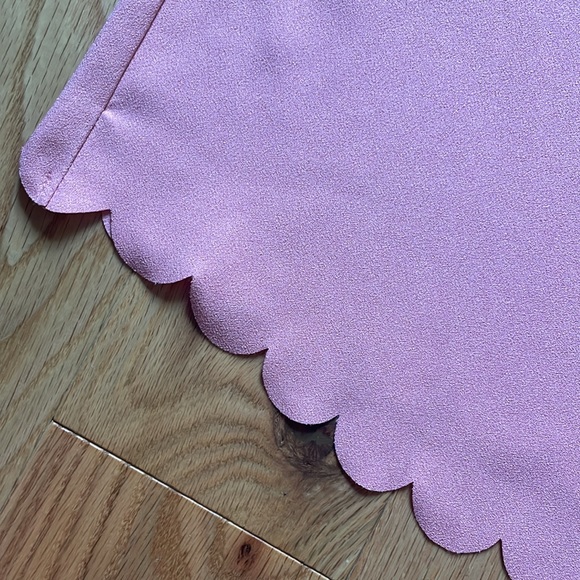 BANANA REPUBLIC || Scalloped Top in bright Guava Size Medium - Picture 5 of 8